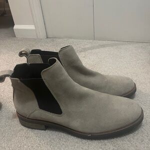 Women’s tan suede booties